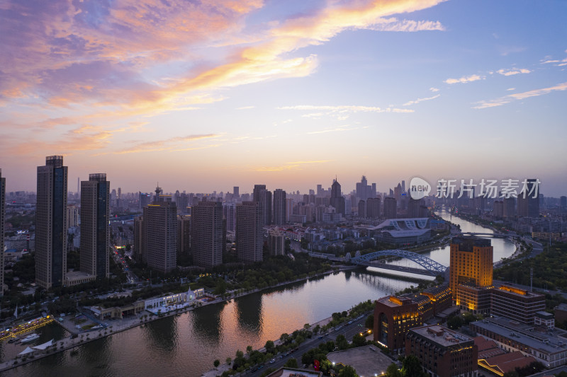 天津海河风景线国泰桥城市建筑日落夜景航拍