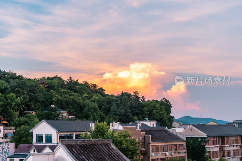 杭州瓶窑老街夕阳云彩