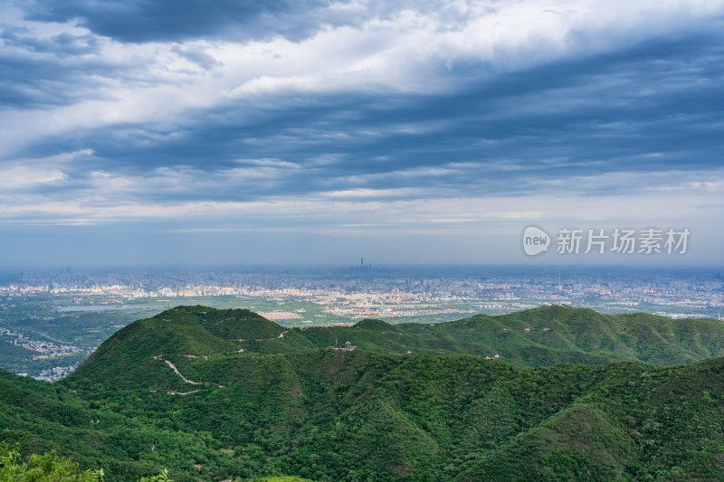 北京西山远眺城市风光云景