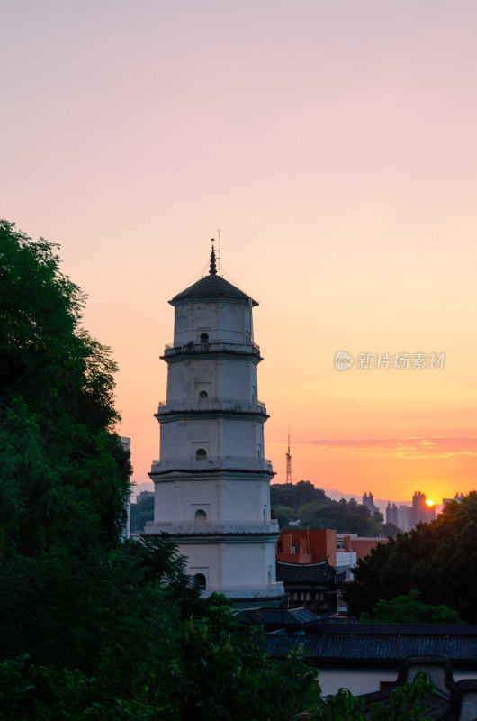 亚洲中国福建省福州市于山风景区定光寺白塔