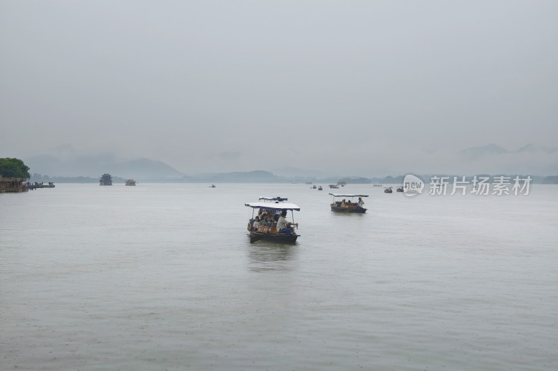 烟雨中的杭州西湖