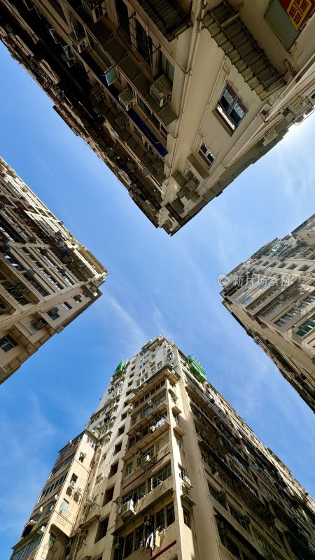 香港街道建筑广角仰拍