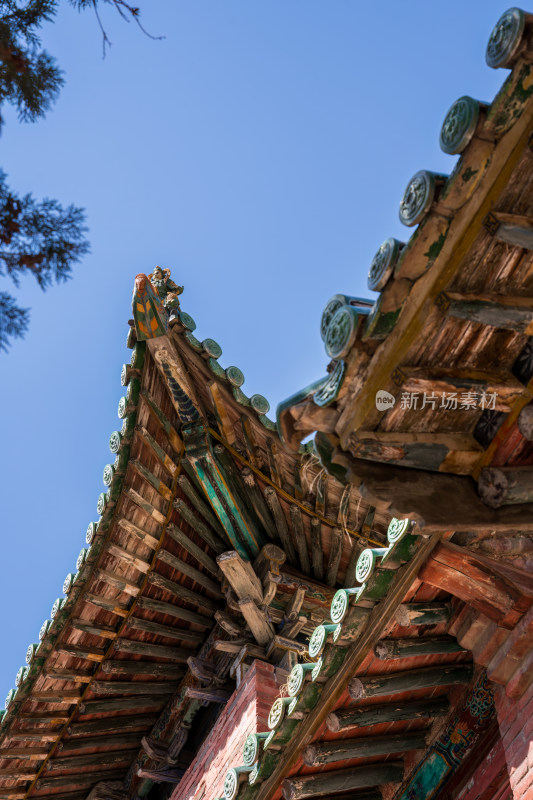 山西晋城青莲寺古建筑斗拱细节特写