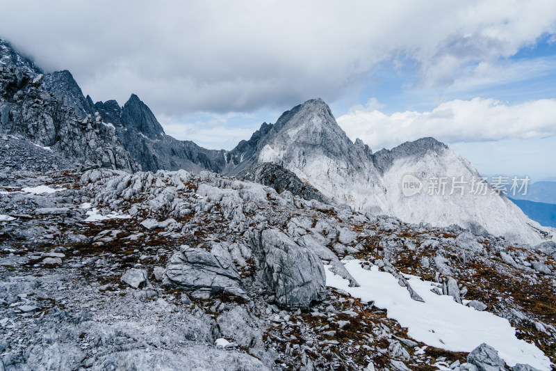 丽江玉龙雪山大峡谷