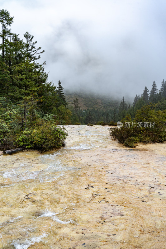 四川阿坝藏族羌族自治州黄龙风景区