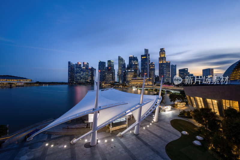 新加坡滨海湾金沙海滨奥林匹克蓝调夜景