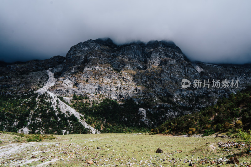 丽江玉龙雪山干河坝山脊线