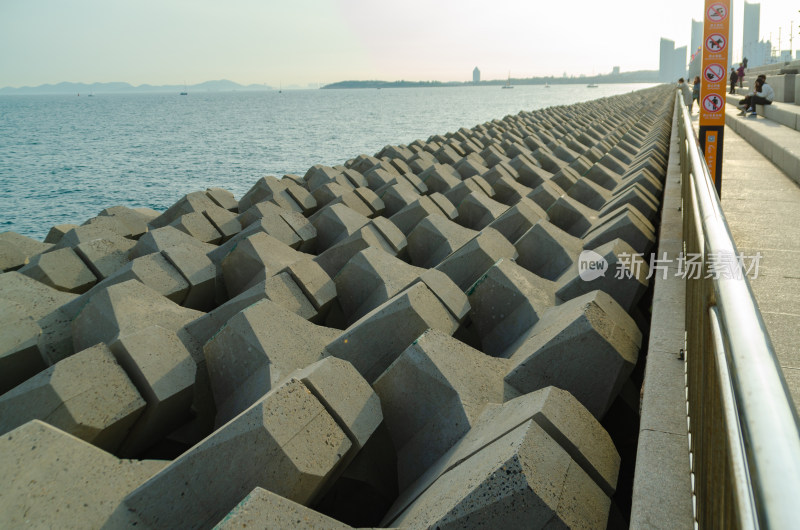 青岛情人坝海边风光