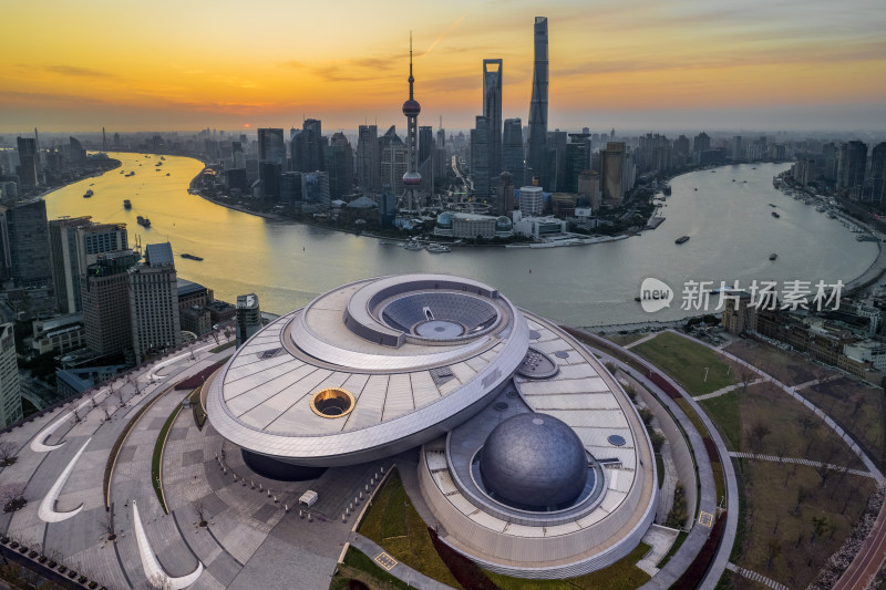 上海天文馆和陆家嘴日出结合