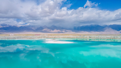 青海大柴旦翡翠湖