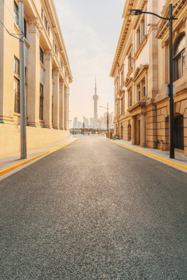 上海万国建筑群街景-东方明珠电视塔