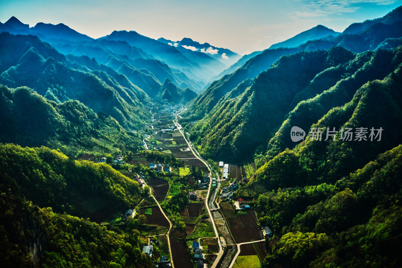 湖南神农架林区太阳坪自然保护区长坊村