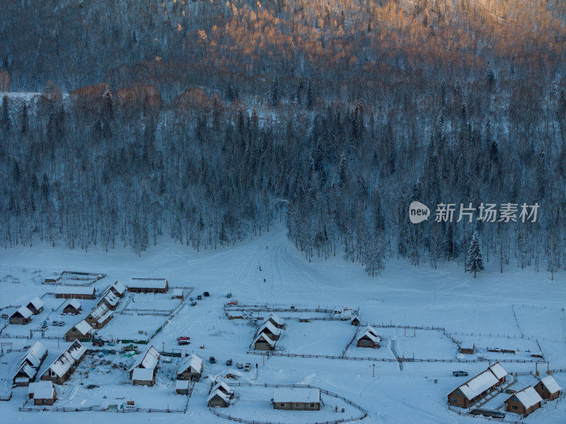 新疆北疆阿勒泰禾木冬季雪景童话世界航拍