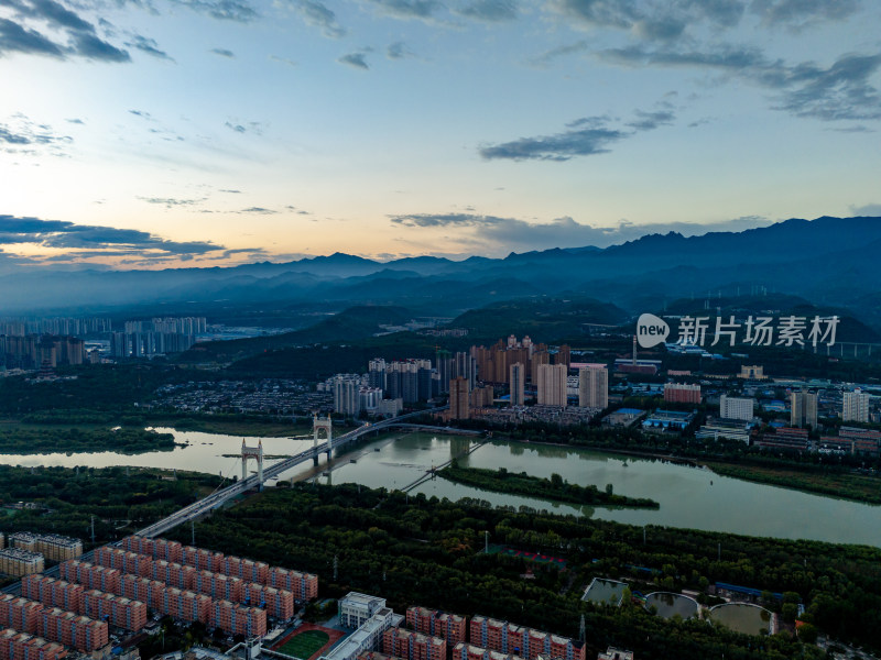 宝鸡城市清晨风光航拍图