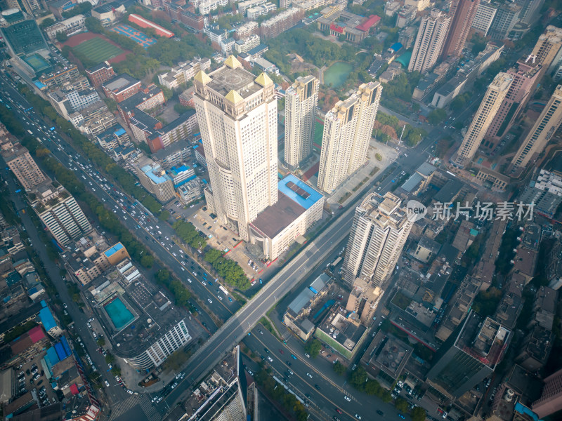 俯拍城市高楼建筑城市交通