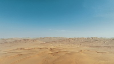 天空与沙漠