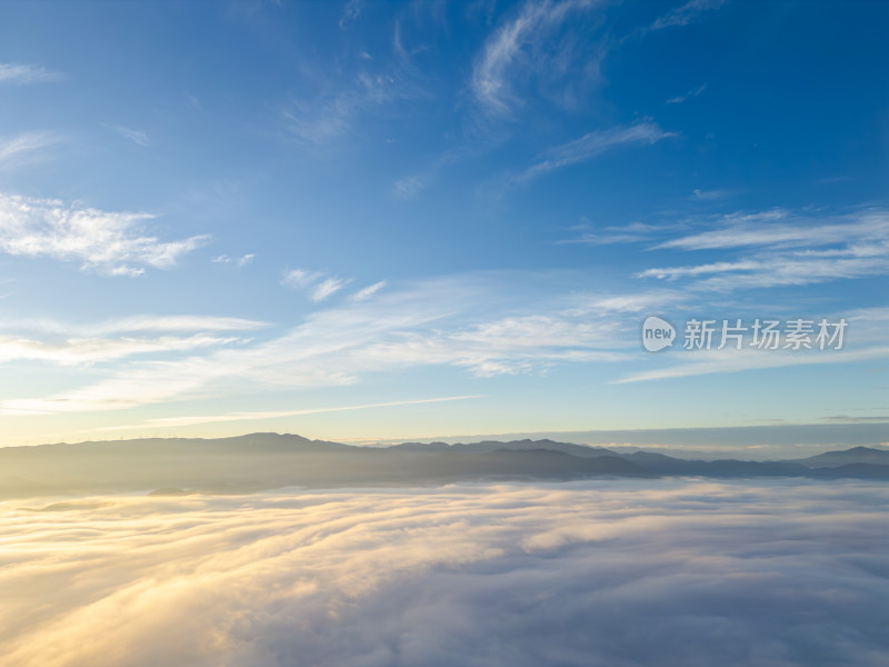 航拍云海中的景迈山山脉壮美自然景象