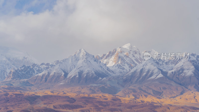 新疆帕米尔高原雪山风光