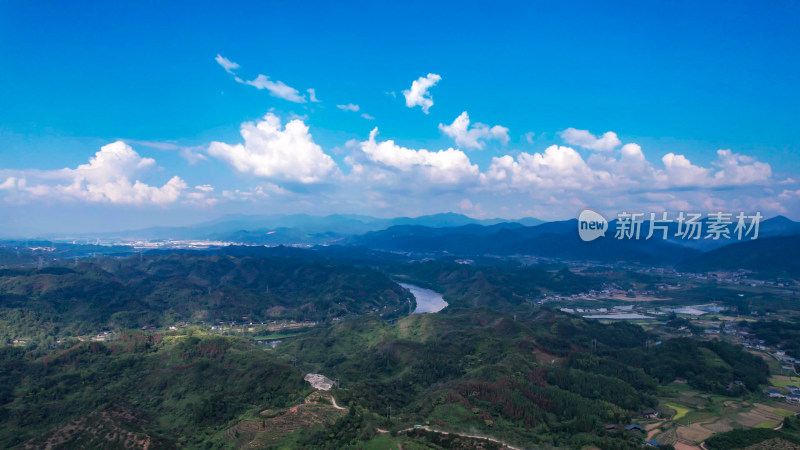 航拍南方丘陵山川蓝天白云自然风光