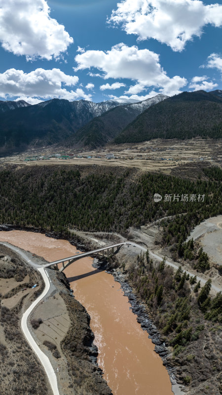 西藏那曲地区丁青县怒江大桥高空航拍