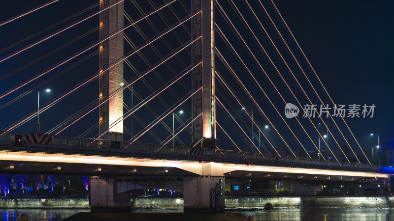 夜晚城市斜拉桥灯光景观