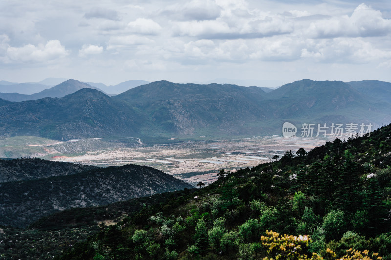 丽江玉龙雪山干河坝山脊线