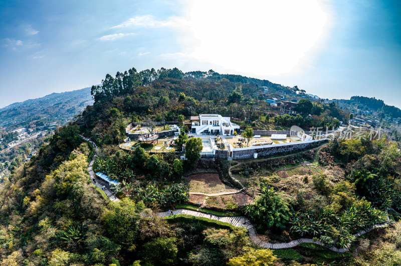 龙泉山悬崖餐厅01