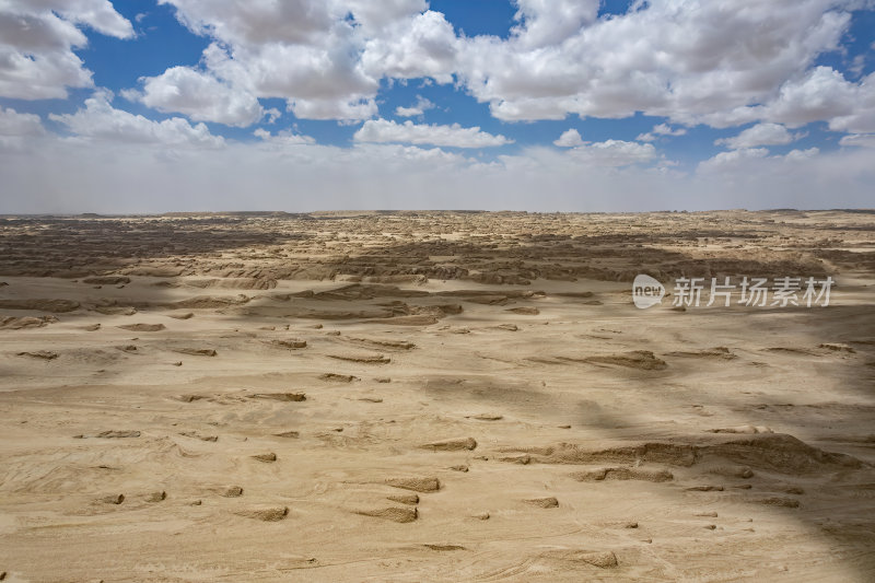 青海海西州俄博梁无人区戈壁滩上的地貌航拍