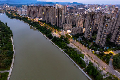 江西宜宾城市夜幕降临河流风景航拍图