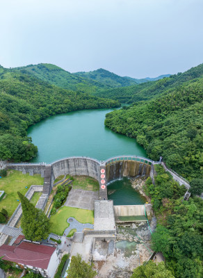 夏季白天航拍常州溧阳天目山平桥石坝风光