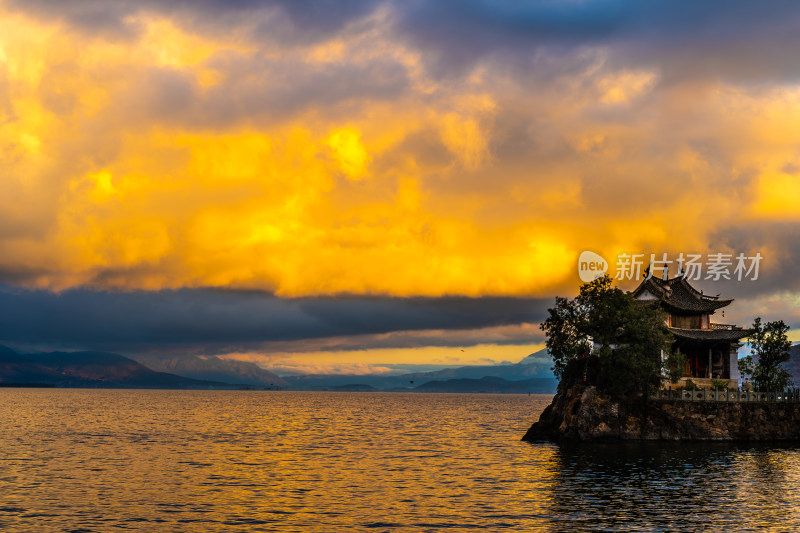 大理洱海 湖畔古建筑夕阳美景