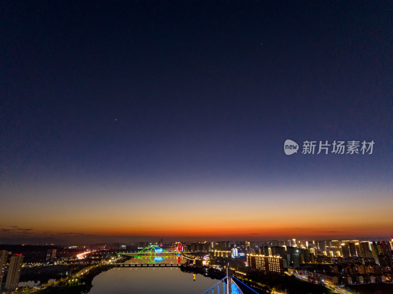 江西上饶城市夜景航拍图