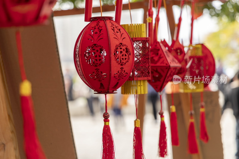 新年红灯笼迎春纳福福气镂空雕花春节装饰