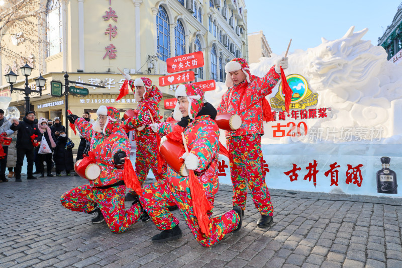 中央大街上的民俗表演