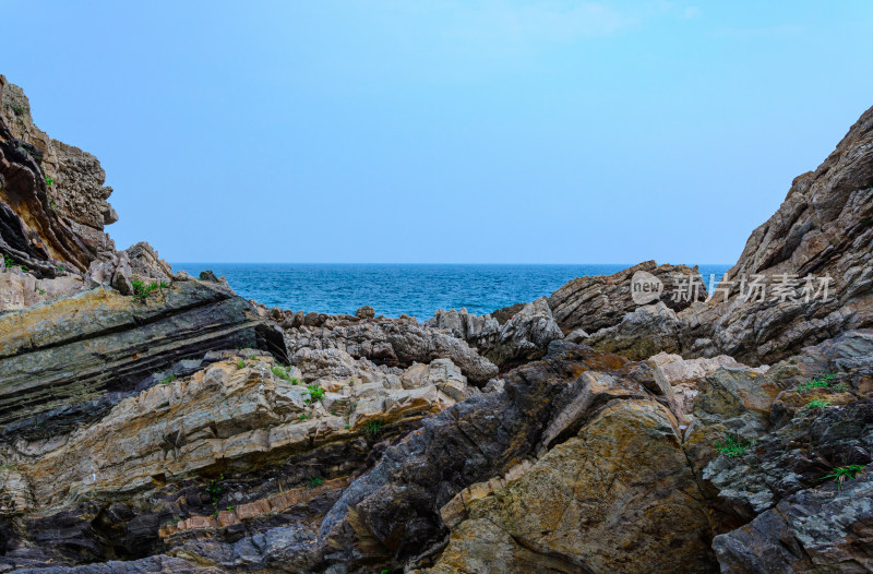 深圳大鹏半岛东西涌海岸线穿越海岸礁石海景