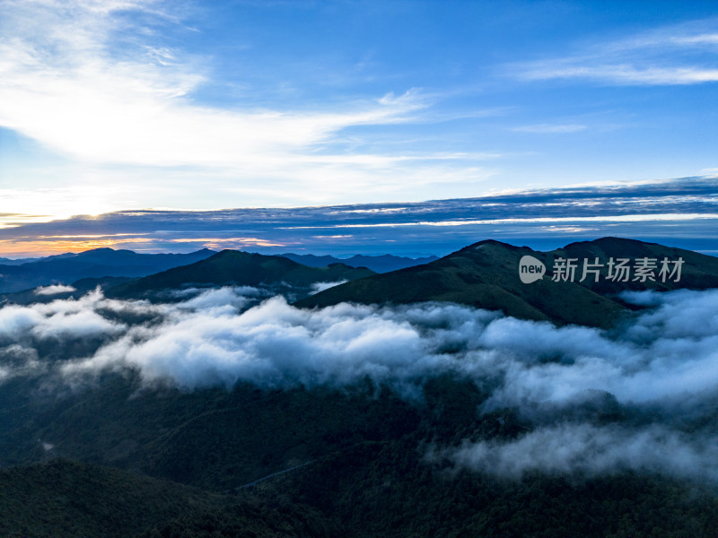 湖北神农架高山云海自然风光航拍摄影图