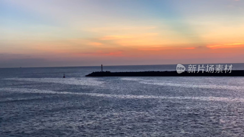 海南海上日落灯塔