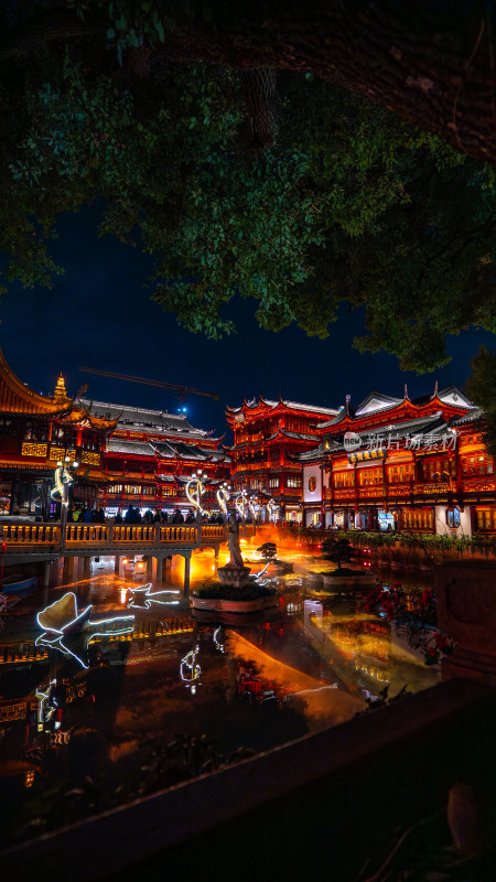上海豫园古建筑夜景