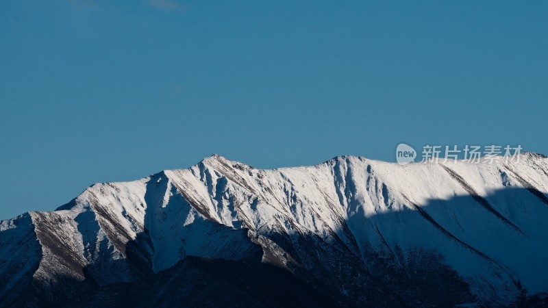 雪山 雾凇  村庄