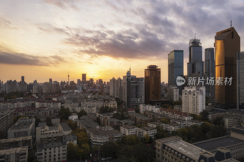 天津海河风景线小白楼商圈城市建筑日落风光