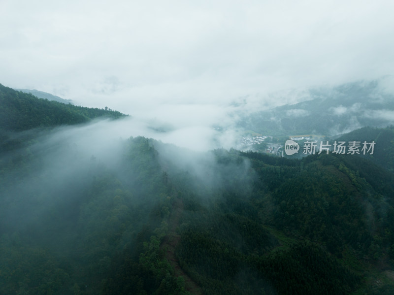 国风古建筑烟雨江南意境