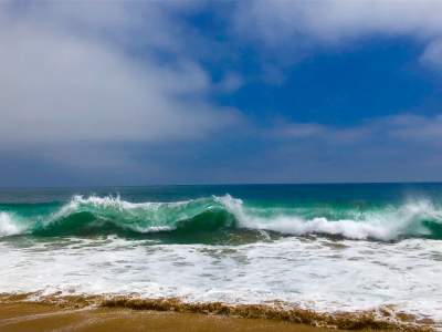 大海海浪波涛汹涌浪花巨浪