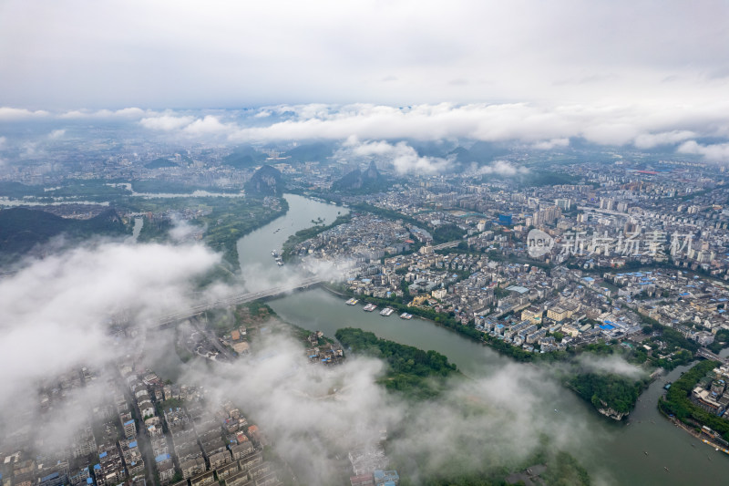 广西桂林城市清晨迷雾云海风景航拍摄影图