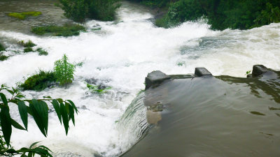 大自然天然山泉泉水流水小溪溪流