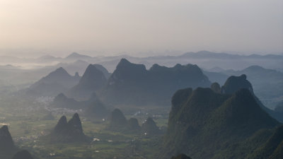 桂林阳朔喀斯特地貌水墨画山水画