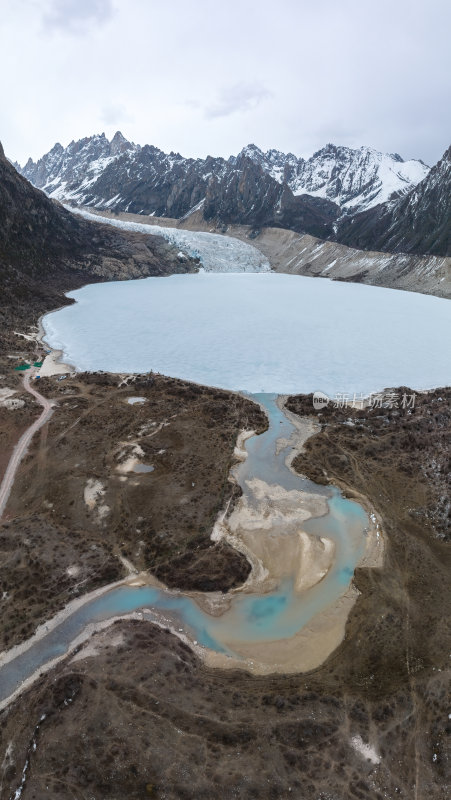 西藏那曲地区布加雪山冰川冰湖高空航拍