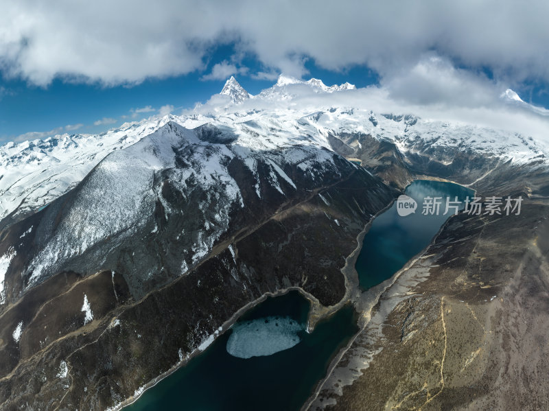 西藏山南洛扎秘境库拉岗日白马林措航拍