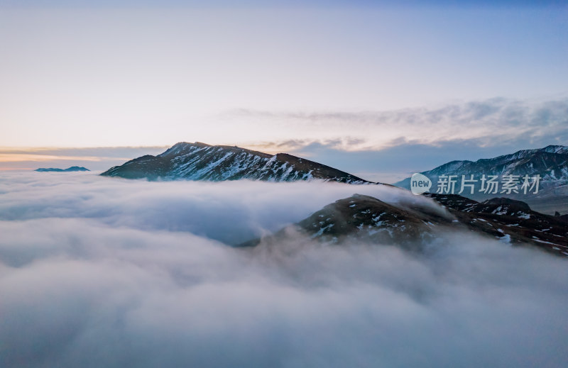 青海拉脊山云海日出