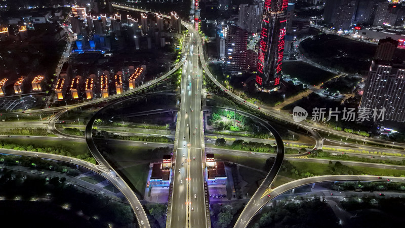 城市夜景错立交桥交通航拍图