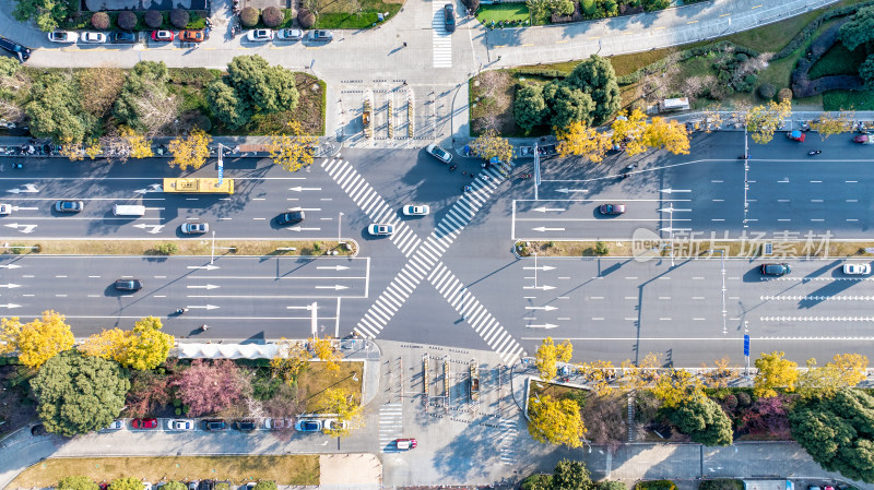 成都高新区道路上的标线俯拍